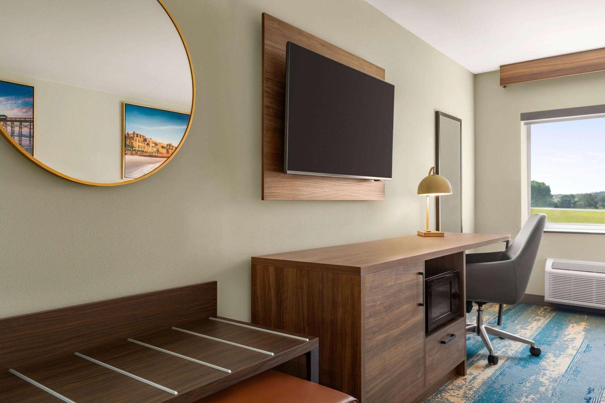 La Quinta Inn By Wyndham Columbia Ne Fort Jackson Exteriér fotografie