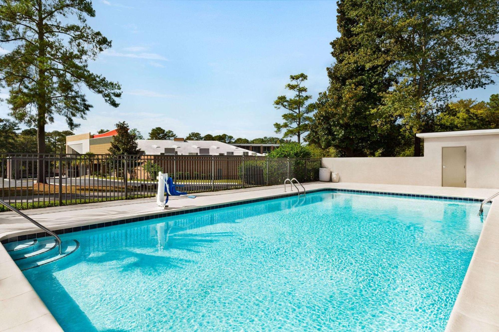 La Quinta Inn By Wyndham Columbia Ne Fort Jackson Exteriér fotografie